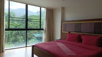 1 bedroom, in-room safe, free WiFi, bed sheets