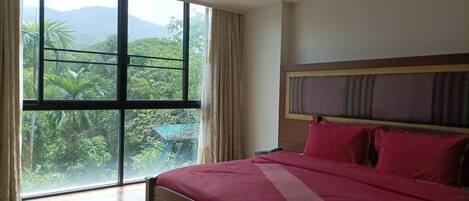 1 bedroom, in-room safe, free WiFi, bed sheets