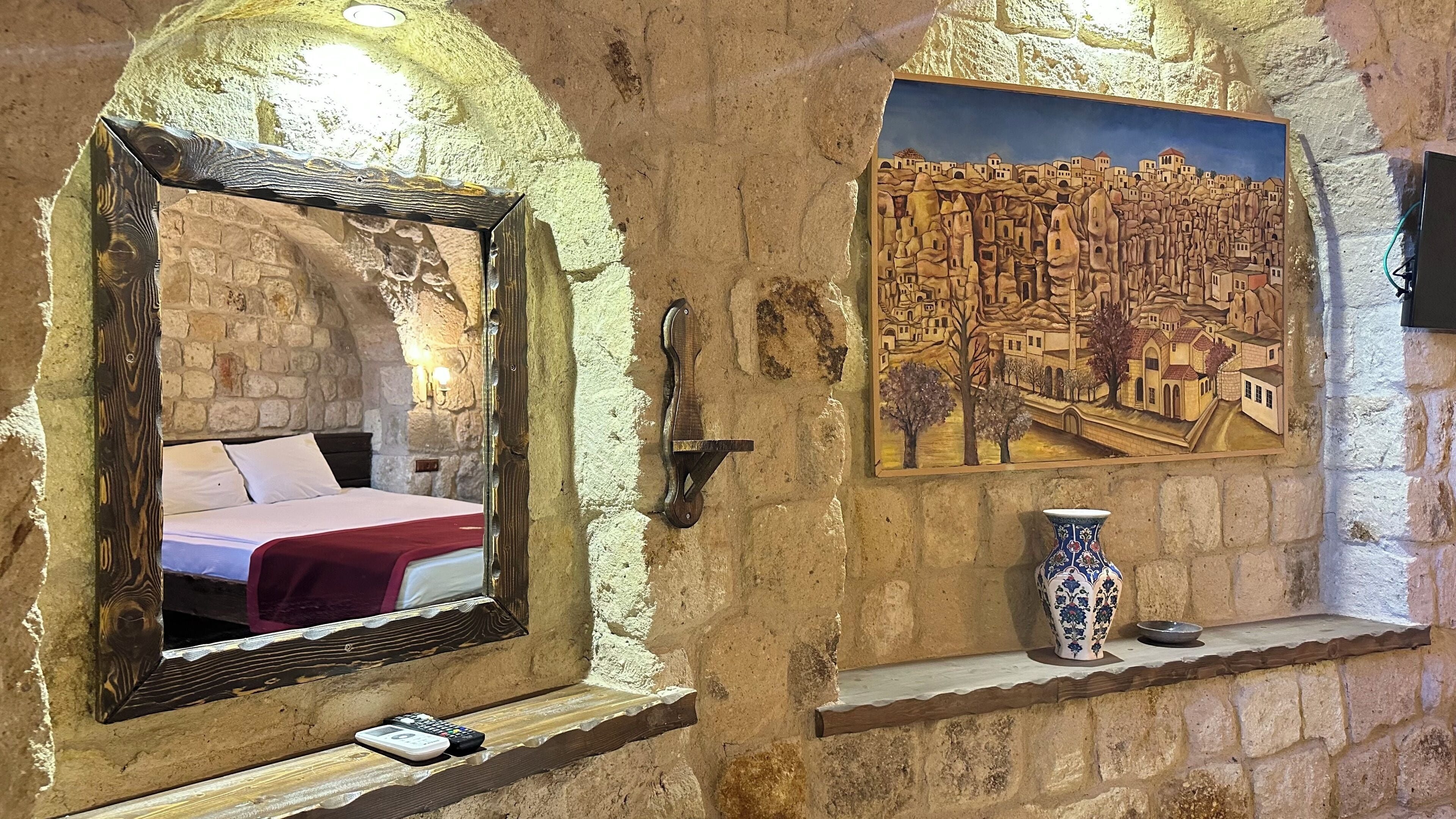 Habitació triple Deluxe, aire condicionat | Roba de llit d'alta qualitat, minibar i decoració individual 