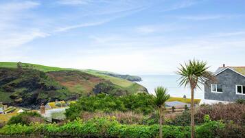 Cottage | Property grounds