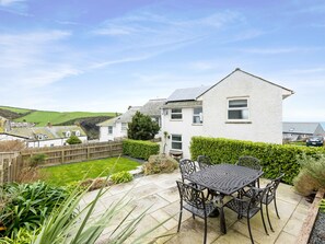 Cottage | Outdoor dining