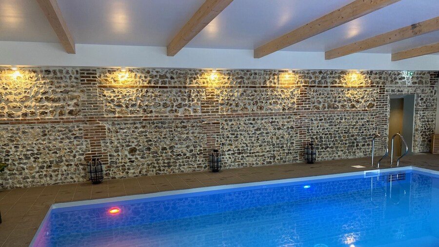 Hotel SPA Piscine le Petit Castel