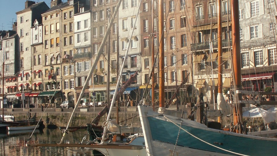 Hotel SPA Piscine le Petit Castel