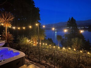 Cottage | Outdoor spa tub - Afallon (Menai Bridge)