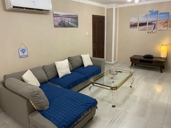 Living area - City Comfort Rooms (Larnaca)