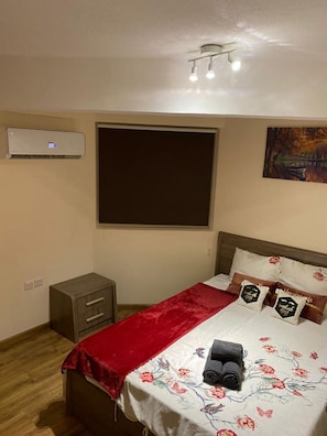 Desk, laptop workspace, iron/ironing board, free WiFi