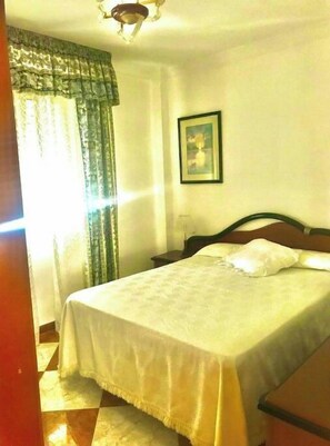 2 chambres, accĂšs au Wi-Fi (inclus), literie fournie