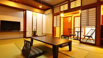 Katsura (Deluxe) | In-room safe, blackout drapes, free WiFi, bed sheets
