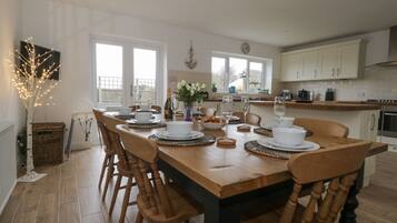 Cottage | Dining