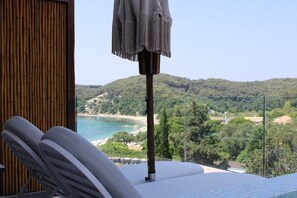 Superior Double Room | Minibar, in-room safe, blackout drapes, soundproofing