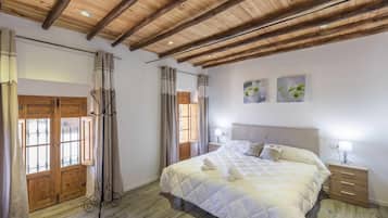 5 bedrooms, iron/ironing board, travel cot, free WiFi