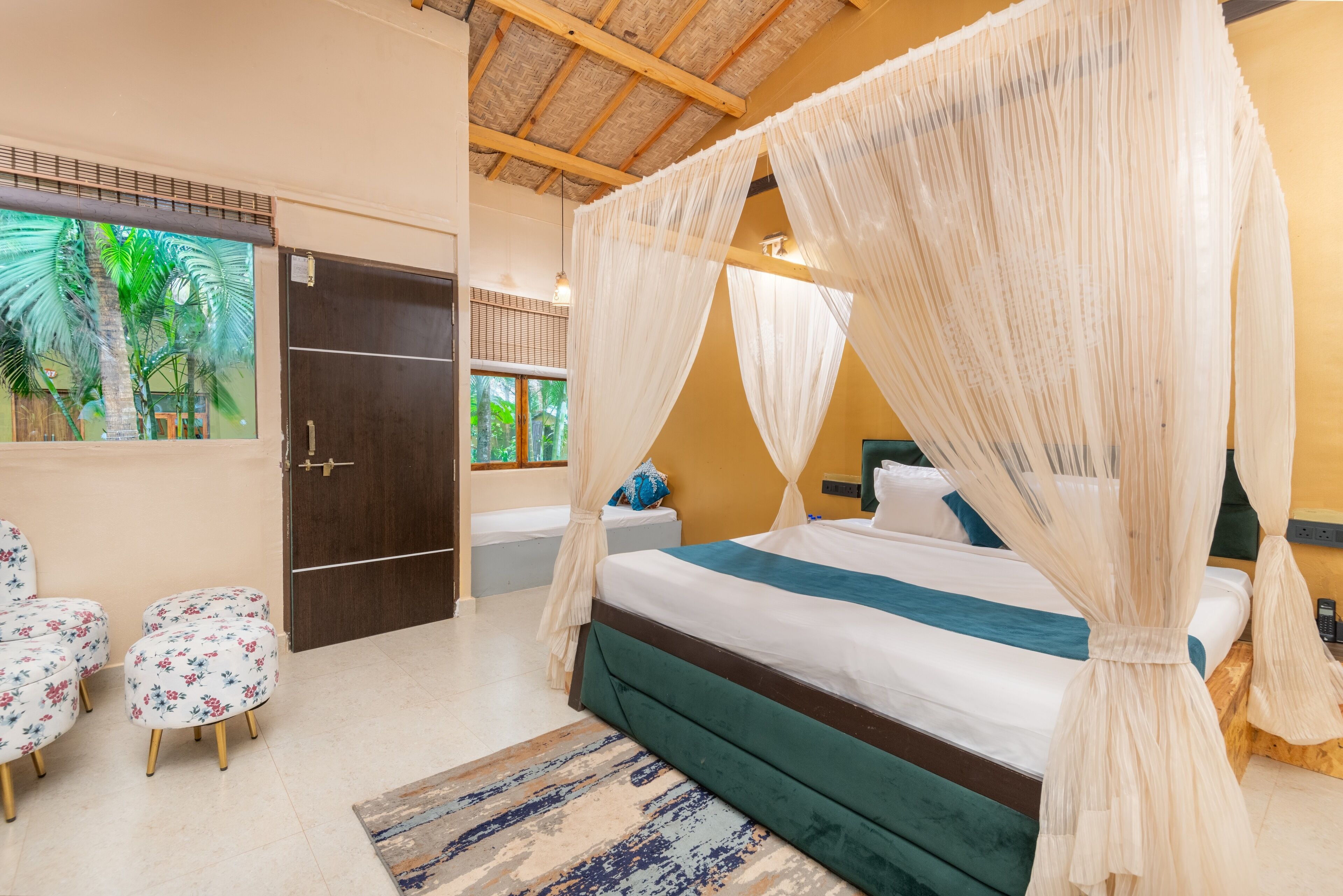 高级房 | 羽绒被、迷你吧、客房内保险箱、遮光窗帘