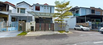 OYO Home 90532 Casa Azlinda Muslim