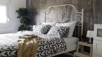 1 bedroom, free WiFi, bed sheets