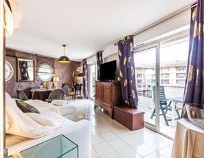 1 bedroom, free internet - Le Nadir by Interhome (Fréjus)