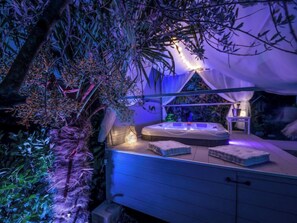Baignoire à remous extérieure
