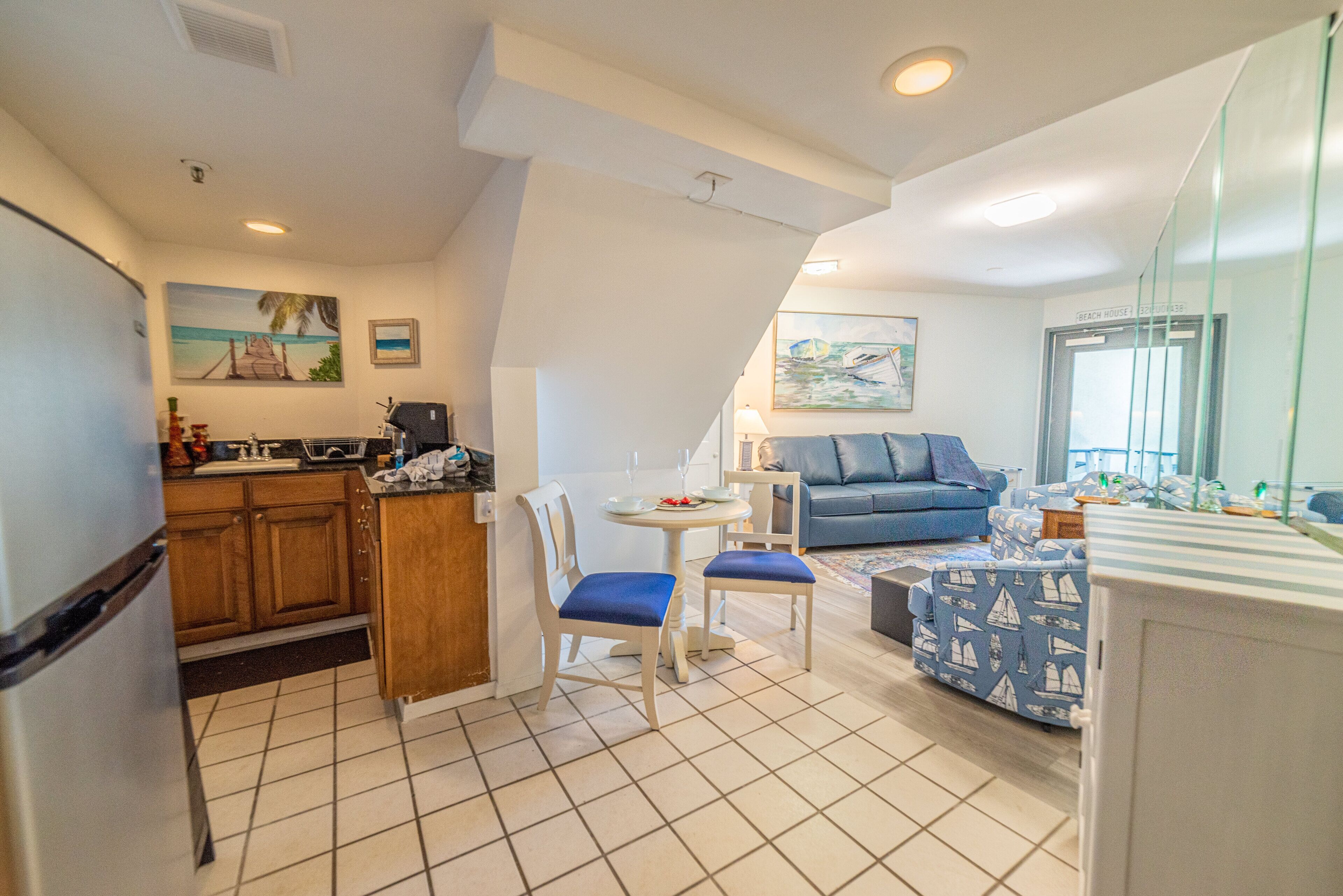 Captain's Quarters Commodore E13-Cozy Beachfront Studio-Aye, Aye Captain!