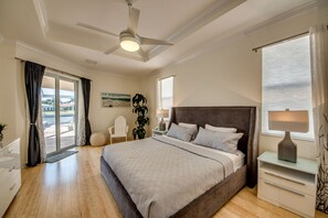 4 bedrooms, desk, iron/ironing board, free WiFi