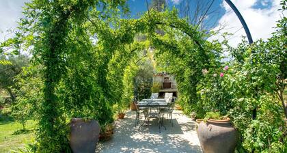 Belvilla by OYO Elegant Holiday Home near Theatre