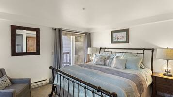 3 habitaciones, tabla de planchar con plancha, wifi y ropa de cama