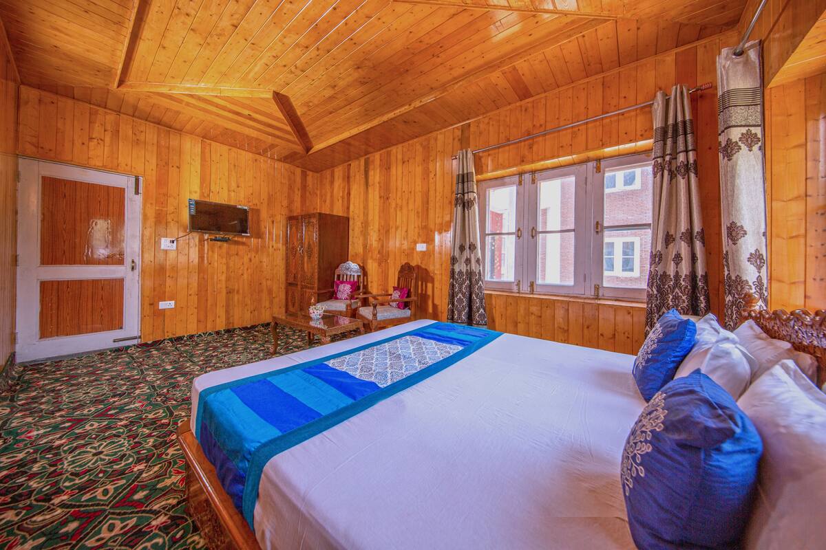 Quarto luxo, vista para a montanha | Frigobar, quartos à prova de som, Wi-Fi de cortesia
