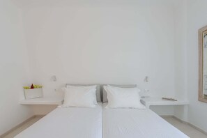 Villa | 5 bedrooms, in-room safe, iron/ironing board, free WiFi