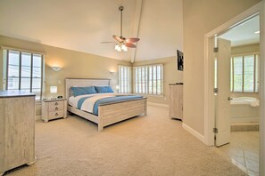 5 bedrooms, iron/ironing board, travel crib, internet