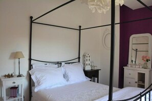 4 chambres, fer et planche à repasser, Wi-Fi, literie fournie