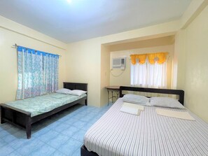 Family Room -  OYO 876 Escurel Inn Boracay (Boracay Island)