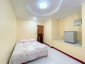 Quarto casal standard | Wi-Fi de cortesia, roupa de cama