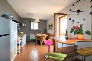 Kylskåp, ugn, spishäll och diskmaskin