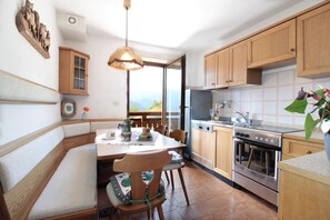 Réfrigérateur, four, plaque de cuisson, lave-vaisselle