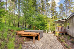 Terrace/patio - Rustic Escape w/ Deck, Hot Tub & Mountain Views (Irwin)