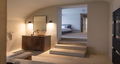 Stately 16-person manor farm in South Limburg.