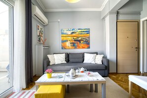 Smart TV - Snug apartment in Αθήνα with veranda (Αθήνα)