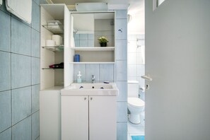 Shower - Snug apartment in Αθήνα with veranda (Αθήνα)
