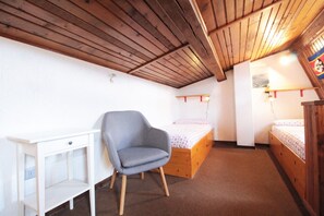 3 bedrooms, iron/ironing board, Internet