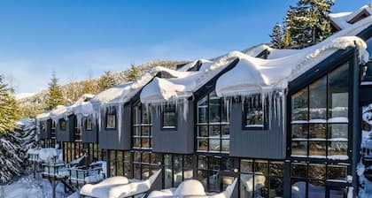 3BR Townhouse âą AC âą Fireplace âą Lake & Trail Views âą 6-Min to Gondola