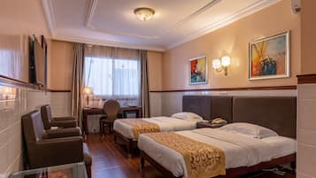 Twin Room | Hypo-allergenic bedding, minibar, in-room safe, individually decorated