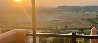 Magnificent Mar'y'Golf Apartment, Spectacular VIEW