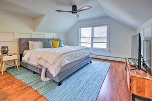 2 bedrooms, desk, WiFi, bed sheets - Waterfront North Beach Home ~ 2 Mi to Beach! (North Beach)