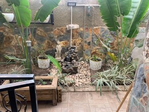 المنطقة المحيطة بالمنشأة