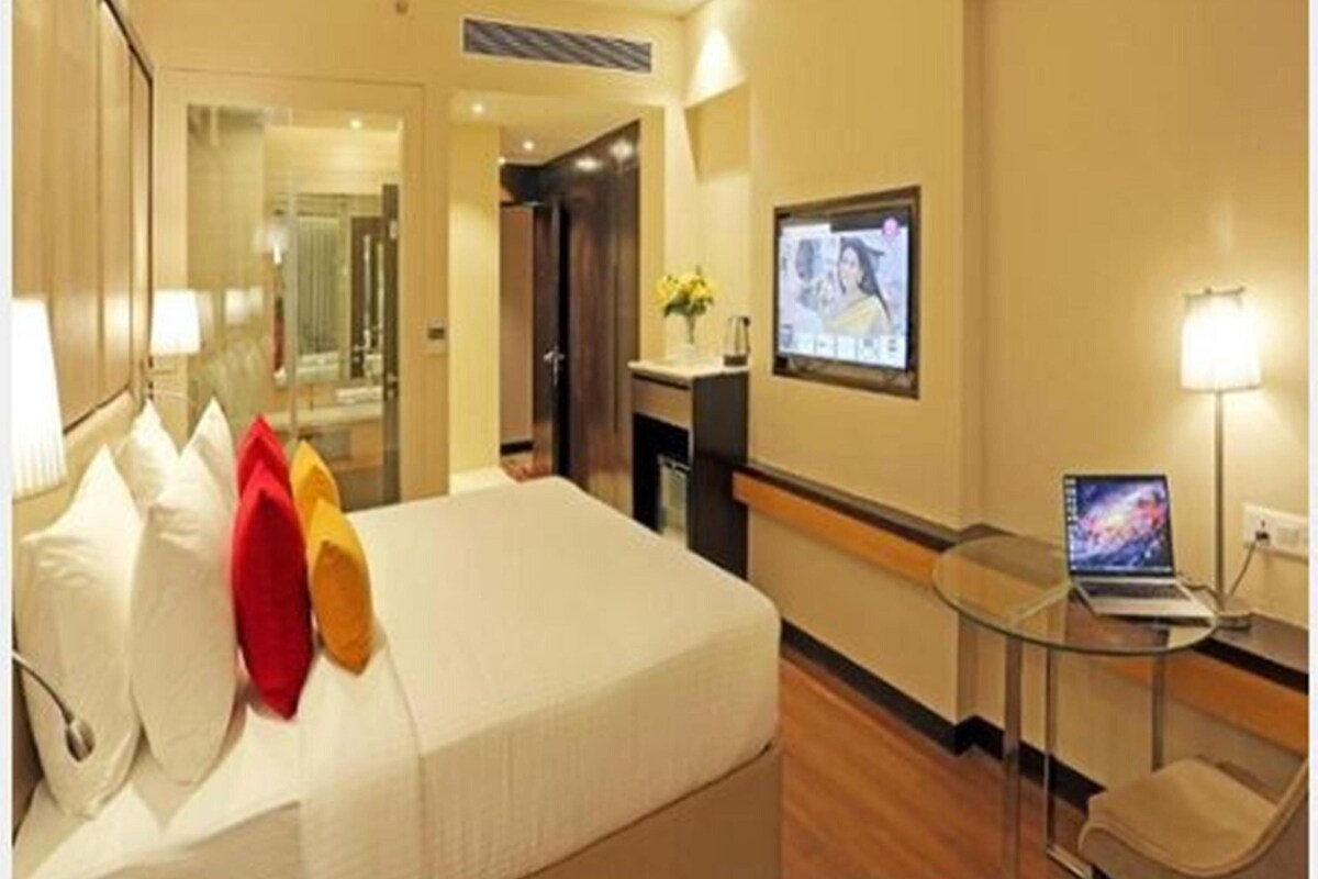 Phòng Superior, 1 giường đôi | Bộ đồ giường kháng dị ứng, minibar, két bảo mật tại phòng, bàn 