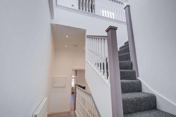 2 bedrooms, travel cot, free WiFi, bed sheets