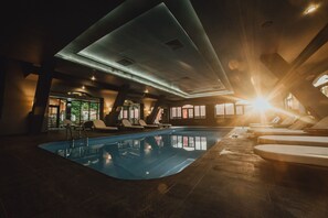 Pool - QResort and Spa (Sacele)