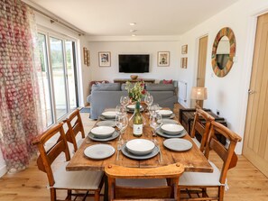 Cottage | Interior - Champagne (Ryde)