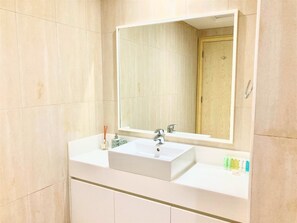 Appartement (1 Bedroom) | Badkamer | Handdoeken