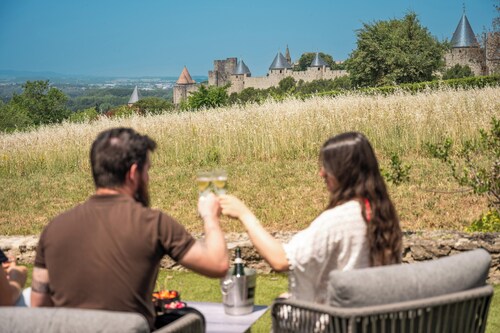 UNIQUE - Villa face à la Cité UNESCO : piscine chauffée, jacuzzi, vue 360 degrés