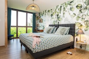 5 bedrooms, desk, soundproofing, iron/ironing board - LUXURY VILLA: choose the exceptional, facing the Medieval City of Carcassonne (Carcassonne)