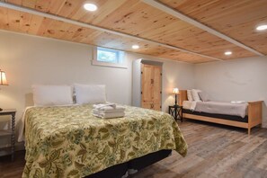 3 makuuhuonetta, silitysrauta/-lauta, Wi-Fi, vuodevaatteet